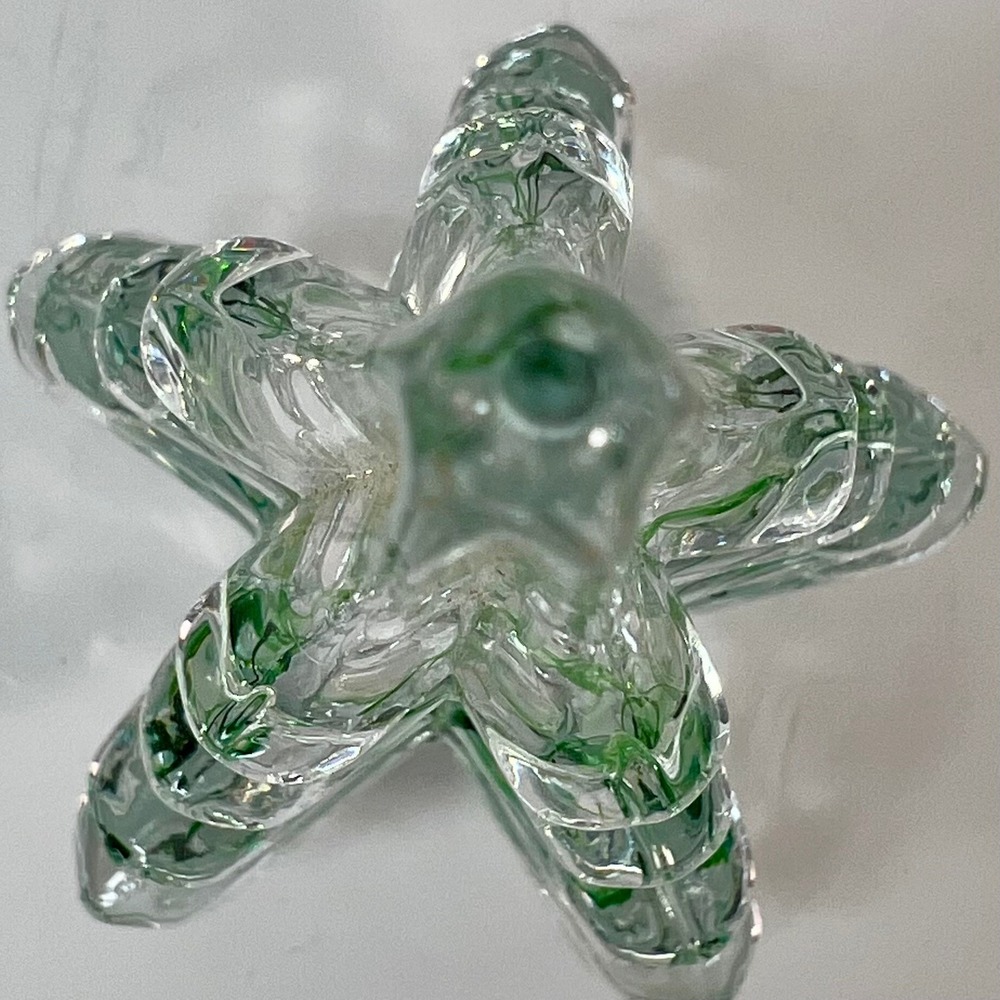 Art Glass Christmas Tree Figurine Clear with Green Swirl 5.25 Inch Holiday Decor - Picture 7 of 9